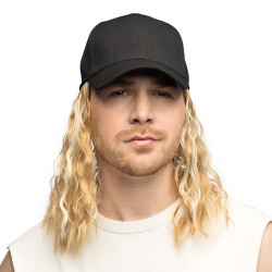 Pet met blond haar